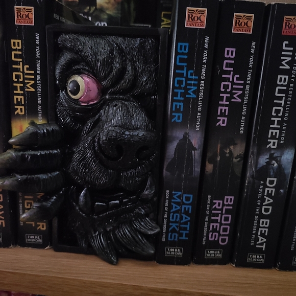 SOLD Monster Book nook - Picture 2 of 8